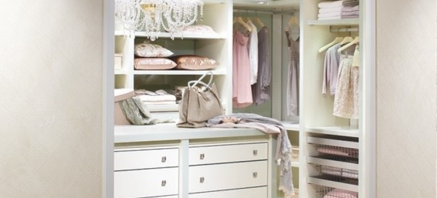 Як облаштувати гардеробну у маленькій квартирі:  5 простих порад